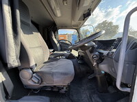 いすゞフォワードアルミウイング中型（4t）[写真31]