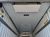 いすゞフォワード冷凍車（冷蔵車）中型（4t）[写真12]