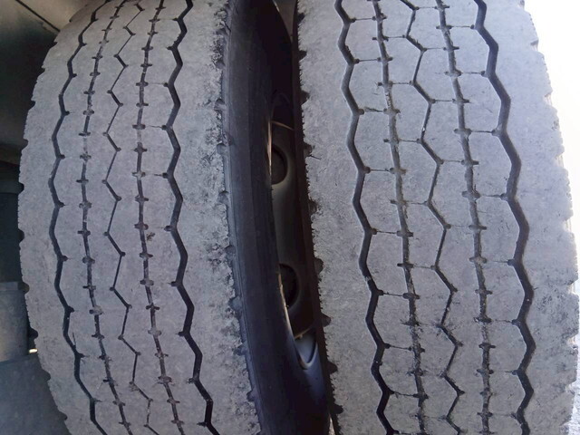 いすゞフォワード冷凍車（冷蔵車）中型（4t）[写真17]