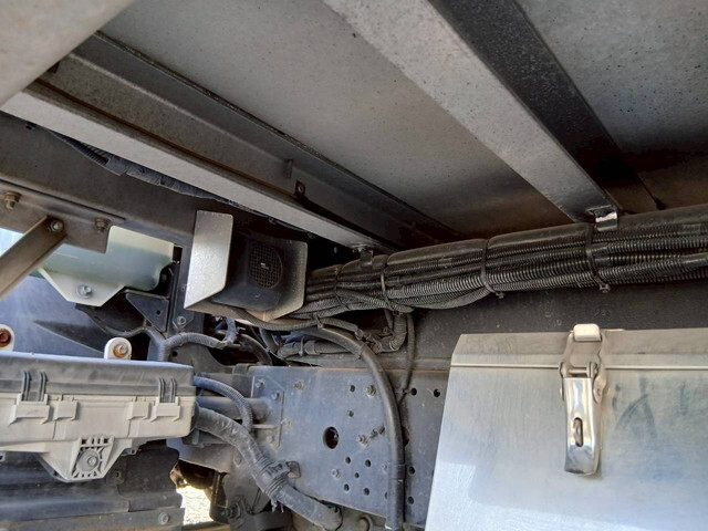 いすゞフォワード冷凍車（冷蔵車）中型（4t）[写真19]