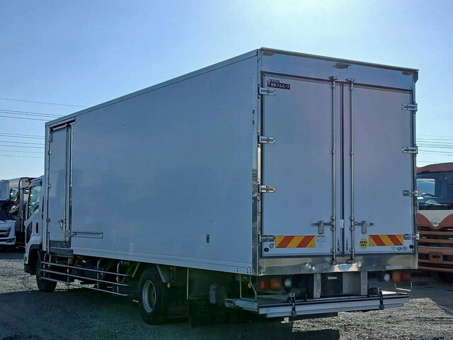 いすゞフォワード冷凍車（冷蔵車）中型（4t）[写真02]