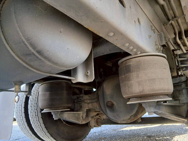 いすゞフォワード冷凍車（冷蔵車）中型（4t）[写真21]