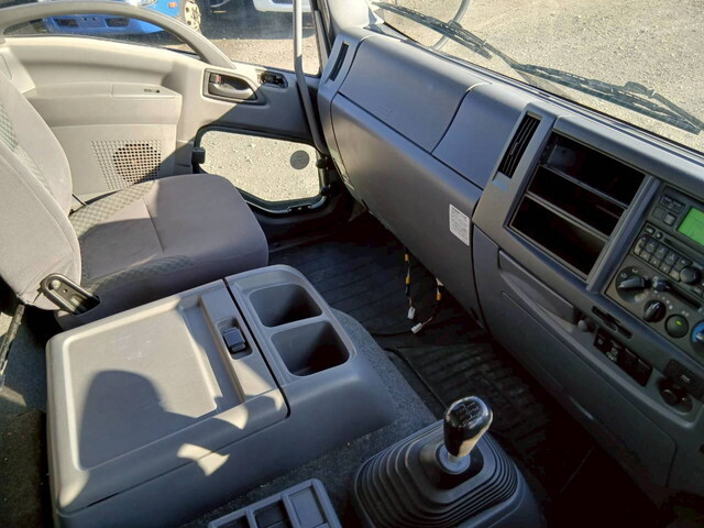 いすゞフォワード冷凍車（冷蔵車）中型（4t）[写真30]