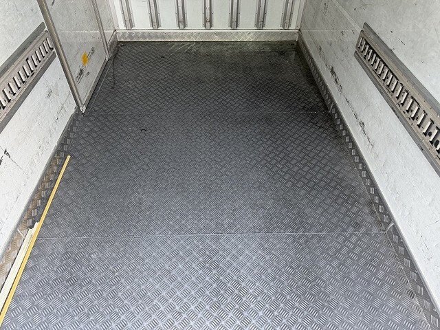 日野デュトロ冷凍車（冷蔵車）小型（2t・3t）[写真12]