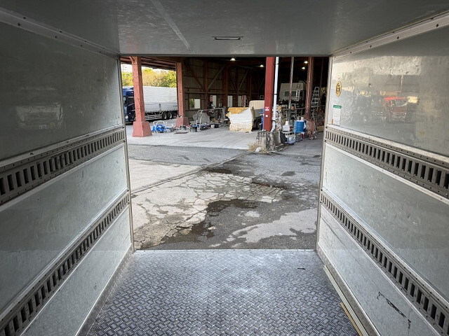 日野デュトロ冷凍車（冷蔵車）小型（2t・3t）[写真15]