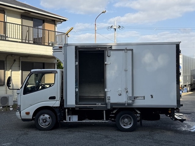 日野デュトロ冷凍車（冷蔵車）小型（2t・3t）[写真16]