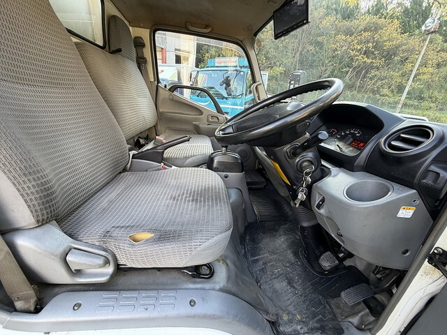 日野デュトロ冷凍車（冷蔵車）小型（2t・3t）[写真30]