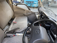 日野デュトロ冷凍車（冷蔵車）小型（2t・3t）[写真32]