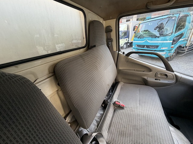 日野デュトロ冷凍車（冷蔵車）小型（2t・3t）[写真35]