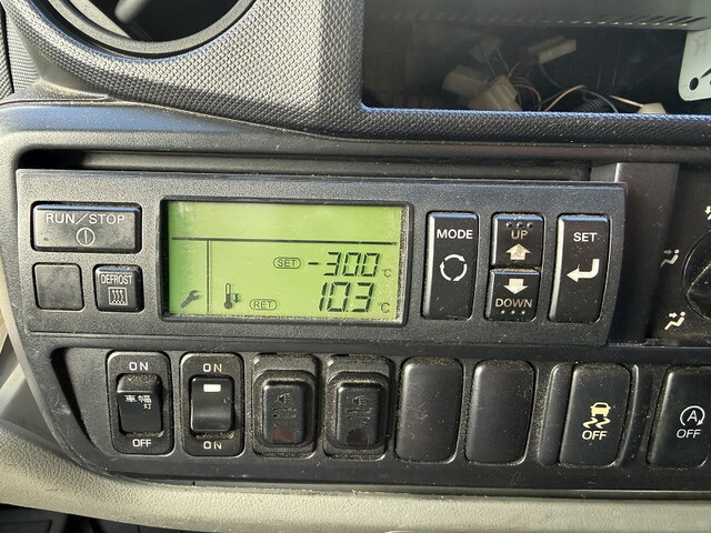 日野デュトロ冷凍車（冷蔵車）小型（2t・3t）[写真37]