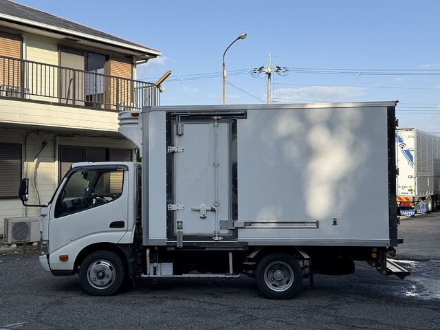 日野デュトロ冷凍車（冷蔵車）小型（2t・3t）[写真06]