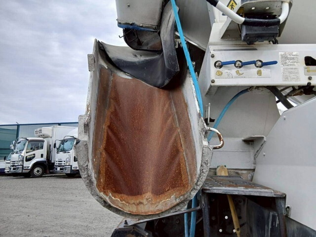 三菱ふそうファイターミキサー車（コンクリートミキサー）増トン（6t・8t）[写真19]