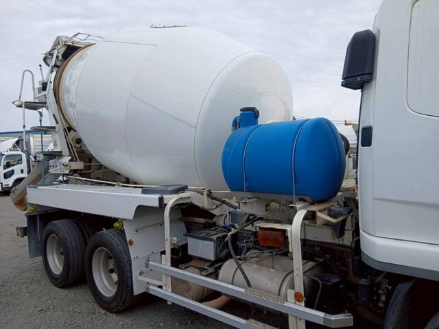 三菱ふそうファイターミキサー車（コンクリートミキサー）増トン（6t・8t）[写真07]