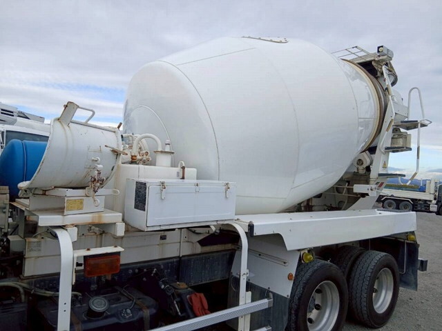 三菱ふそうファイターミキサー車（コンクリートミキサー）増トン（6t・8t）[写真08]