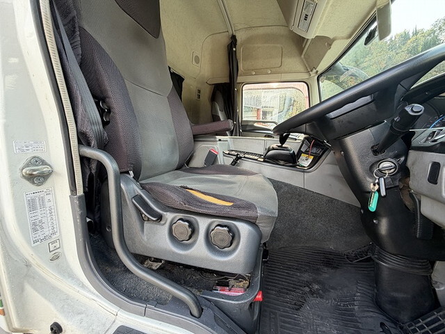 三菱ふそうその他の車種トレーラーヘッド（トラクターヘッド）大型（10t）[写真27]