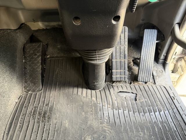 三菱ふそうその他の車種トレーラーヘッド（トラクターヘッド）大型（10t）[写真28]