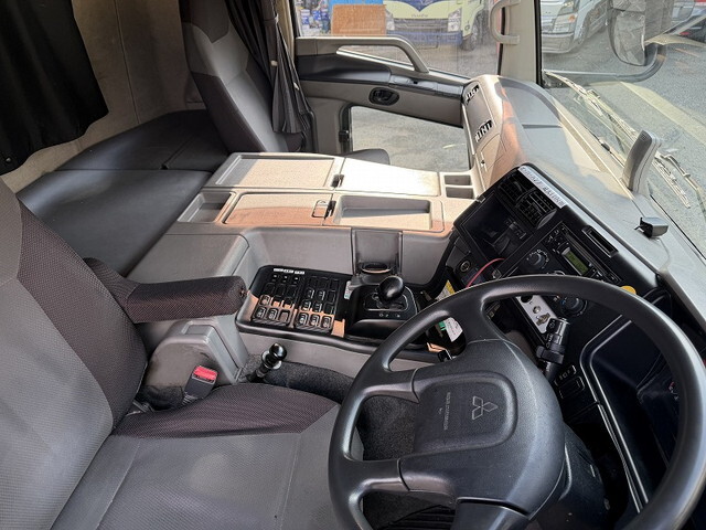 三菱ふそうその他の車種トレーラーヘッド（トラクターヘッド）大型（10t）[写真30]