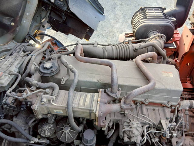 日野プロフィアトレーラーヘッド（トラクターヘッド）大型（10t）[写真28]