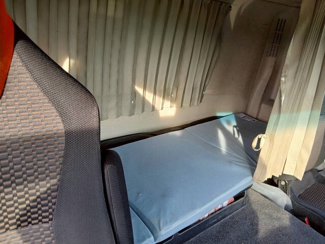 日野プロフィアトレーラーヘッド（トラクターヘッド）大型（10t）[写真29]