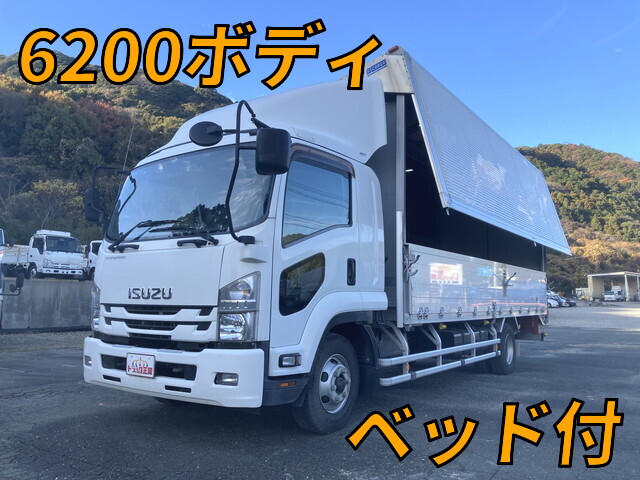 いすゞフォワードアルミウイング中型（4t）TKG-FRR90S2 [写真01]