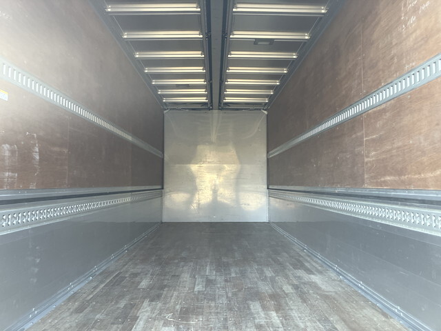 いすゞフォワードアルミウイング中型（4t）[写真12]