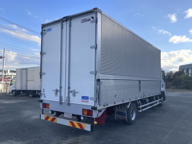 いすゞフォワードアルミウイング中型（4t）[写真02]