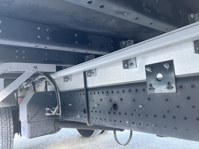 いすゞフォワードアルミウイング中型（4t）[写真23]