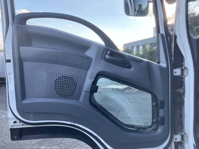 いすゞフォワードアルミウイング中型（4t）[写真29]