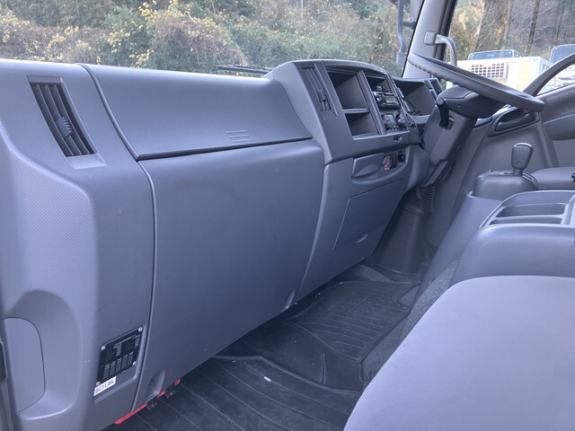 いすゞフォワードアルミウイング中型（4t）[写真31]