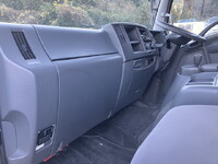 いすゞフォワードアルミウイング中型（4t）[写真31]