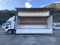 いすゞフォワードアルミウイング中型（4t）[写真06]