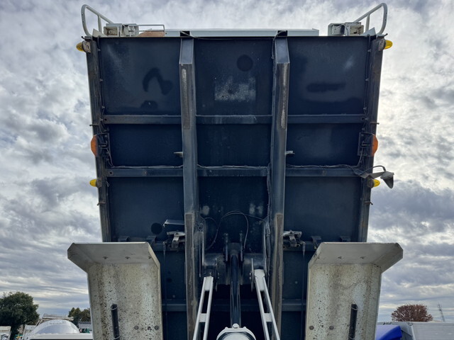 日野プロフィアダンプ大型（10t）[写真12]