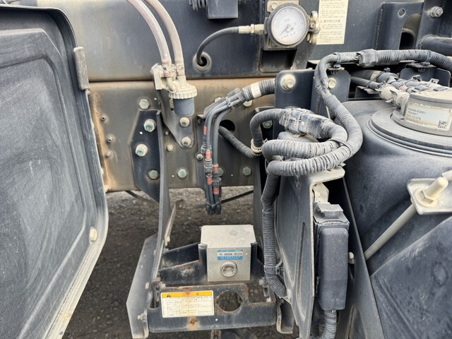 日野プロフィアダンプ大型（10t）[写真22]