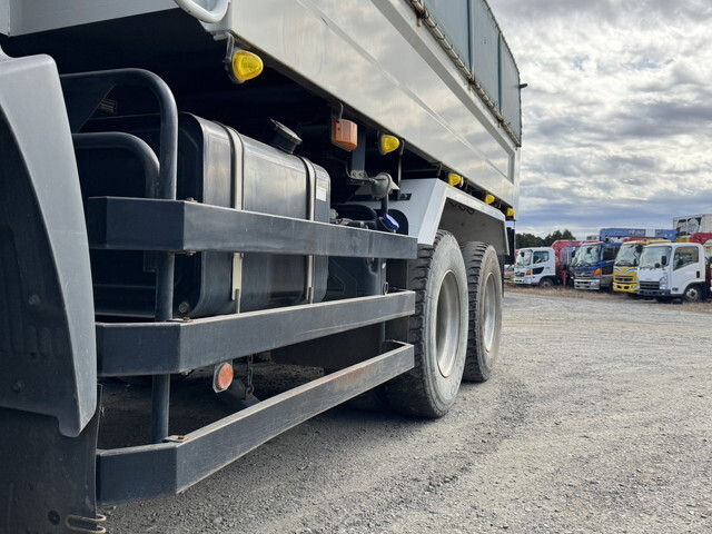 日野プロフィアダンプ大型（10t）[写真23]