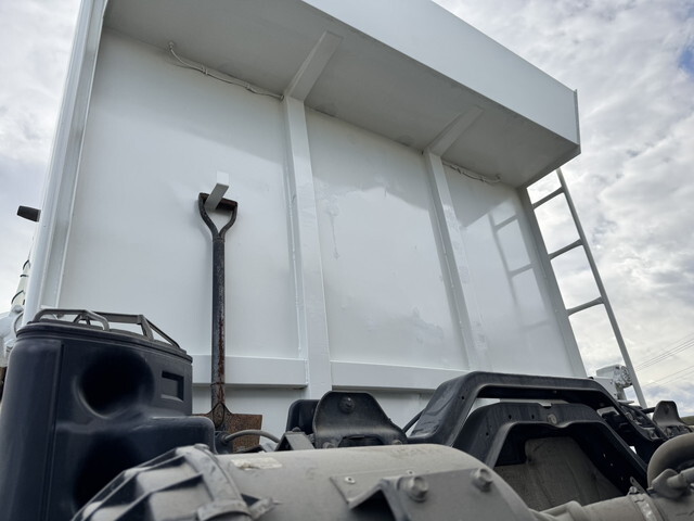 日野プロフィアダンプ大型（10t）[写真27]