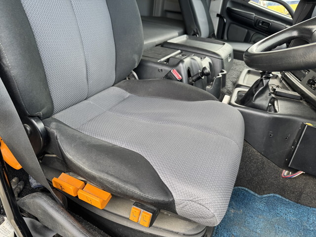 日野プロフィアダンプ大型（10t）[写真33]