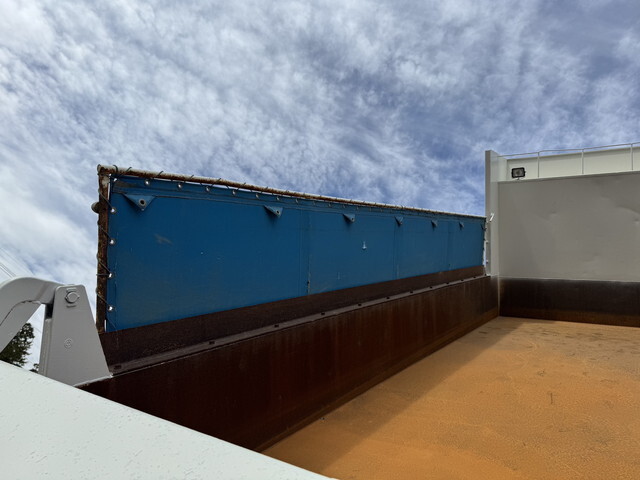 日野プロフィアダンプ大型（10t）[写真09]