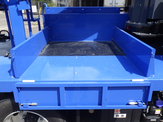 いすゞエルフ高所作業車小型（2t・3t）[写真11]