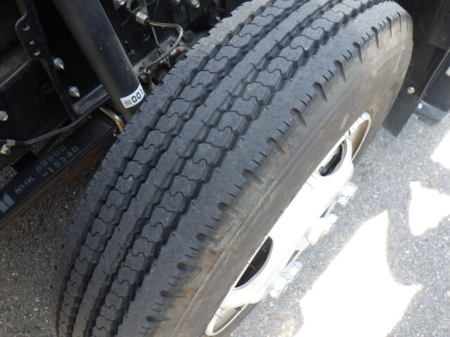 いすゞエルフ高所作業車小型（2t・3t）[写真17]