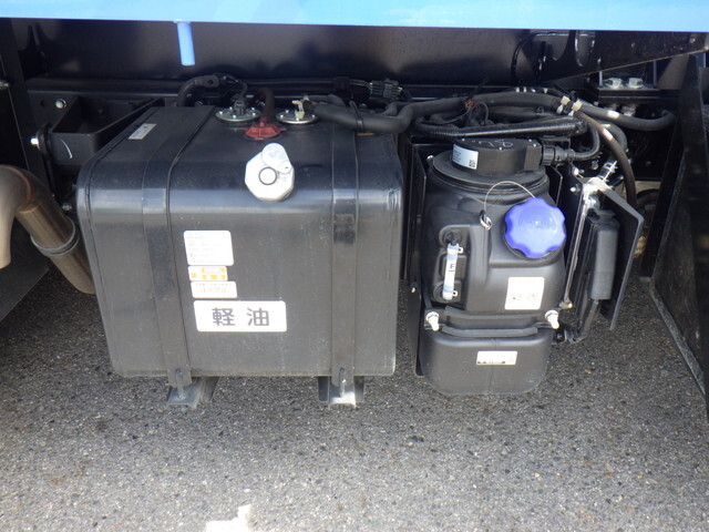 いすゞエルフ高所作業車小型（2t・3t）[写真18]