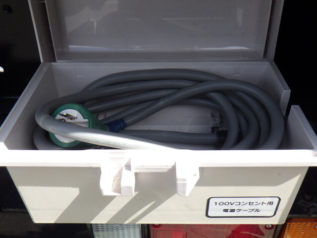 いすゞエルフ高所作業車小型（2t・3t）[写真20]