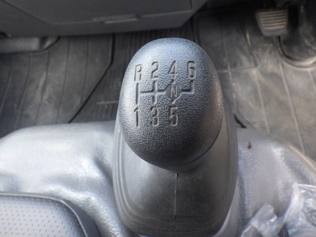 いすゞエルフ高所作業車小型（2t・3t）[写真28]