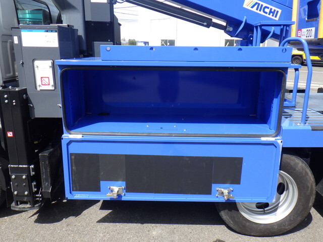 いすゞエルフ高所作業車小型（2t・3t）[写真08]