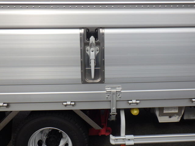 日野レンジャーアルミウイング中型（4t）[写真11]