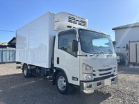 いすゞエルフ冷凍車（冷蔵車）小型（2t・3t）[写真01]