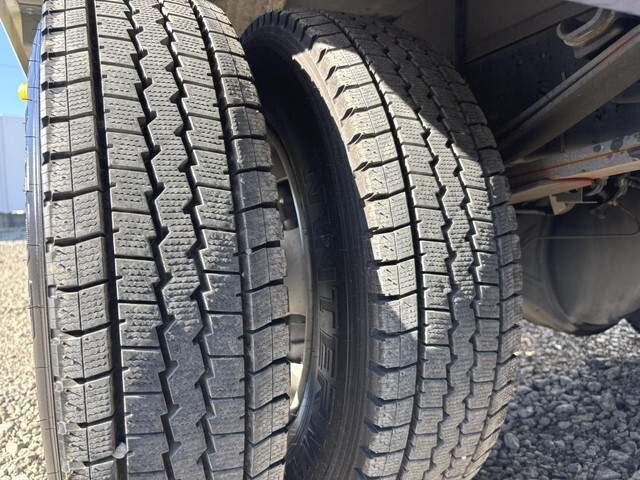 いすゞエルフ冷凍車（冷蔵車）小型（2t・3t）[写真23]