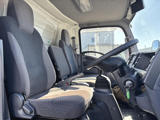 いすゞエルフ冷凍車（冷蔵車）小型（2t・3t）[写真27]