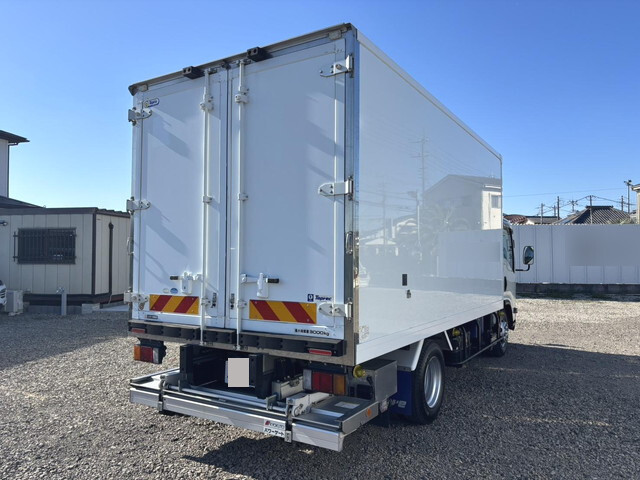 いすゞエルフ冷凍車（冷蔵車）小型（2t・3t）[写真06]