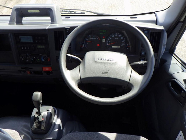 いすゞエルフ冷凍車（冷蔵車）小型（2t・3t）[写真16]