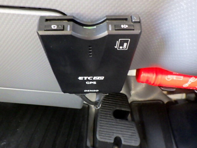 いすゞエルフ冷凍車（冷蔵車）小型（2t・3t）[写真20]